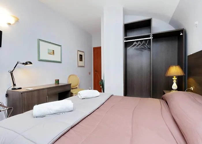 Apartment Gallery *